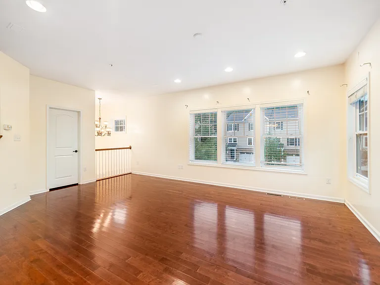 3114 Raintree Dr — Photo 8