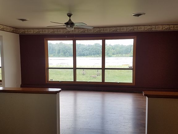 3rd image of 467 River St