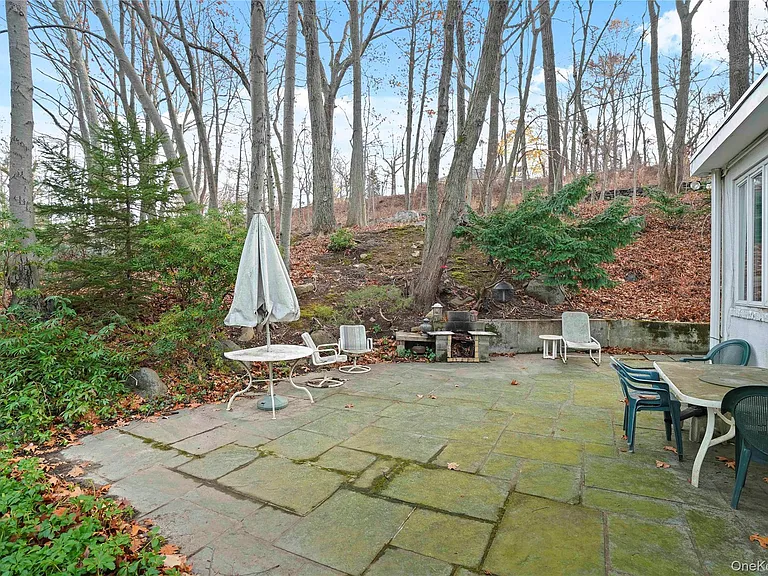 28 Sprain Valley Rd — Photo 21