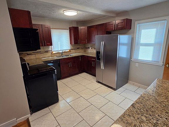 5th image of 2125 S 46th St
