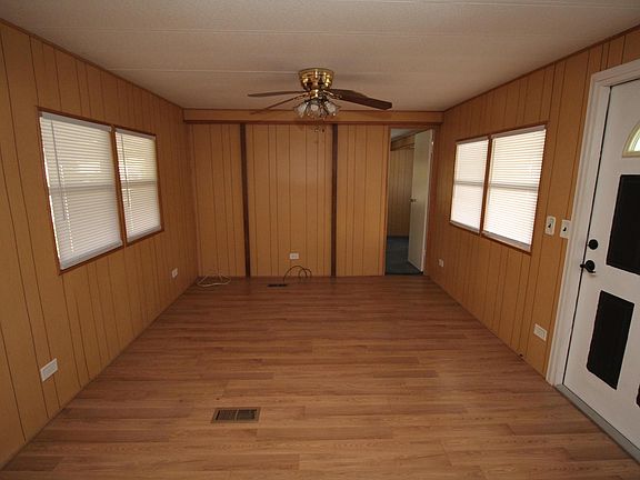 2nd image of 707 Barefoot Blvd