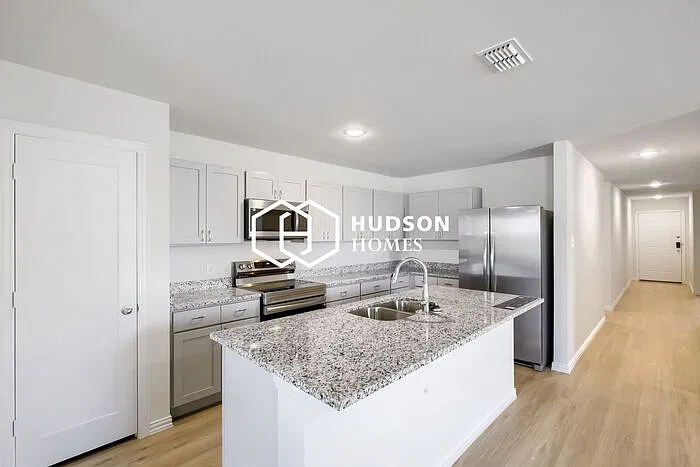 4 bed, 2.0 bath, 1788 sqft, $1,615 — Photo 4