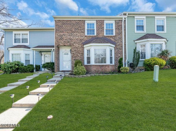 211 Yorkshire Ct