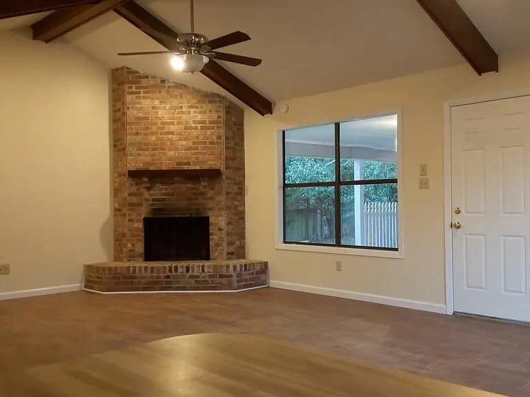 2220 Woodlea Dr W — Photo 15