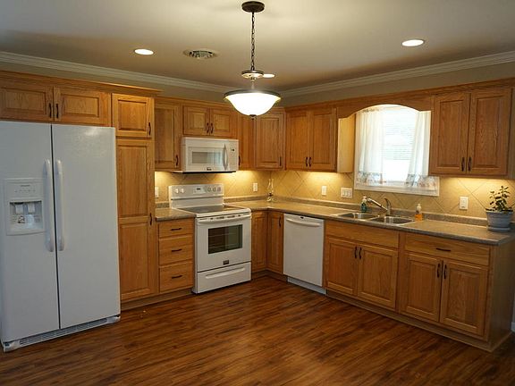 2nd image of 29 Bailey Park Dr