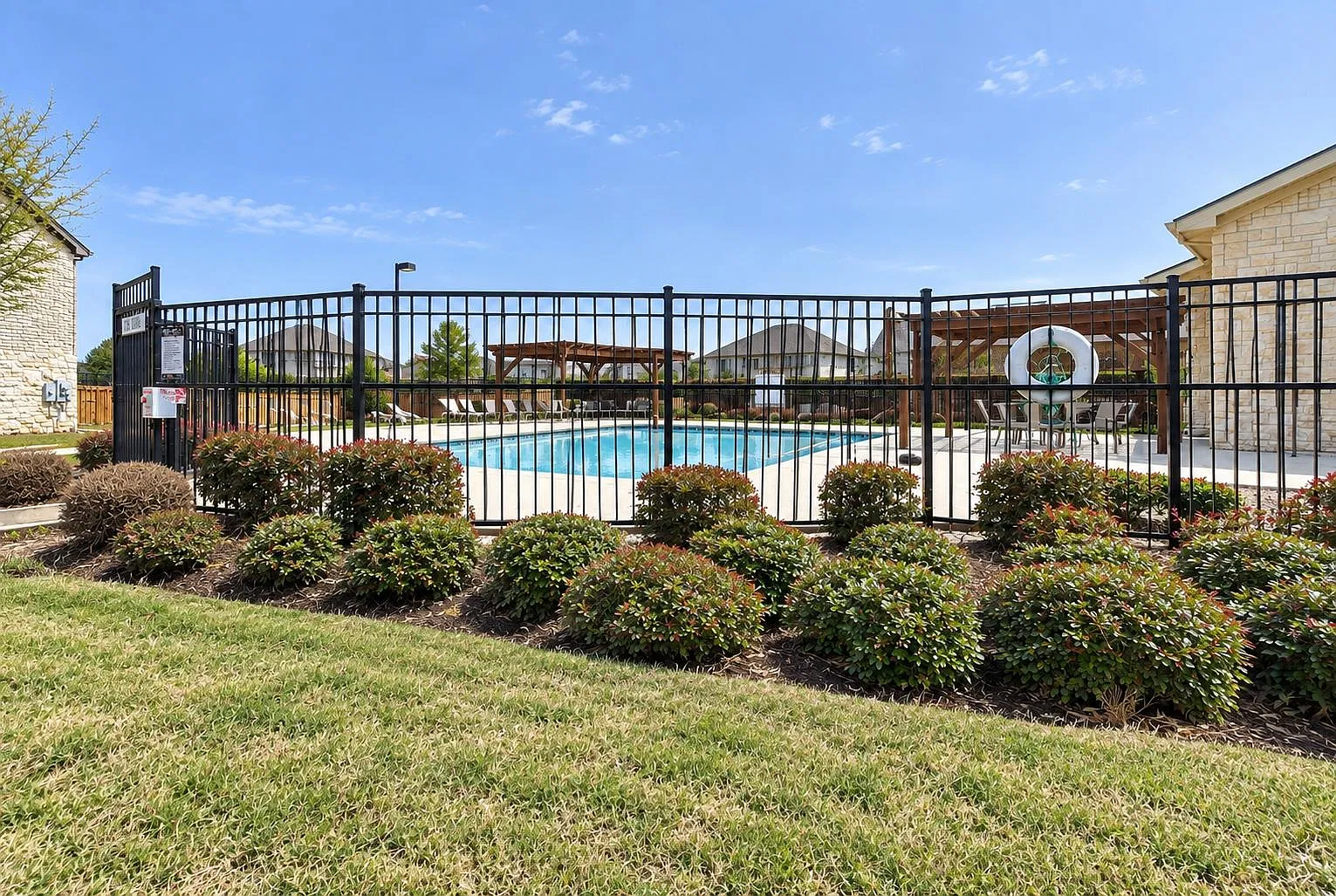 4 bed, 4.5 bath, 2509 sqft, $1,594 — Photo 2