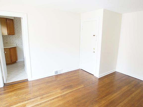 5th image of 1310 Wilmette Ave #2