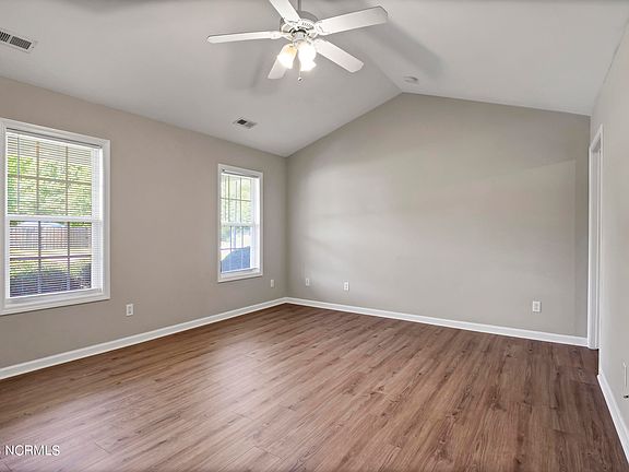 2nd image of 1802 Liz Lane NE