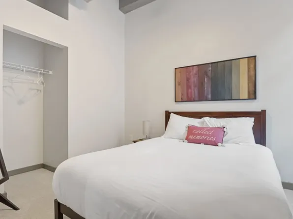 2125 Superior Ave E, Cleveland, OH