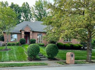 821 Meadowbrook Dr, Lexington, KY