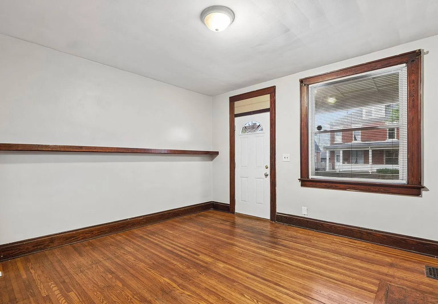 2 bed, 1.0 bath, $1,495 — Photo 3