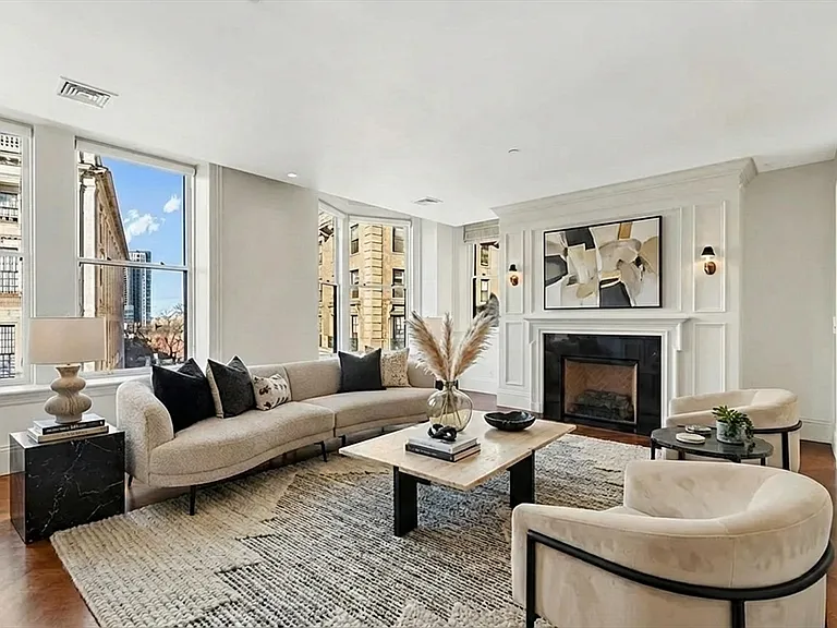 20 Beacon St #4 — Photo 1