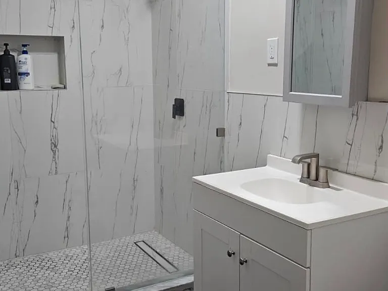 125 Clarence St #1 — Photo 4