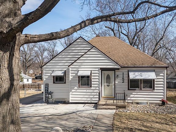 2nd image of 1152 N Sycamore St