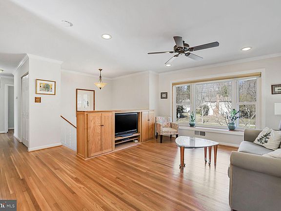 3rd image of 518 Lynch St