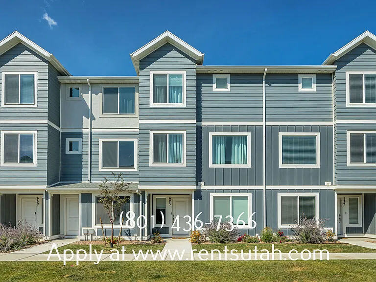 973 Citadel Ln — Photo 1