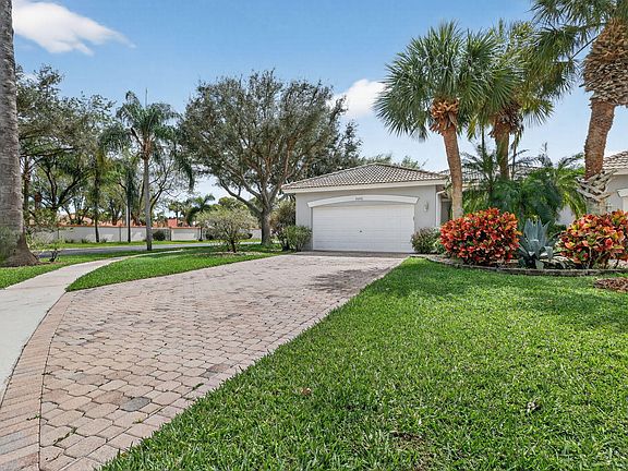 3rd image of 9848 Crescent View Drive S