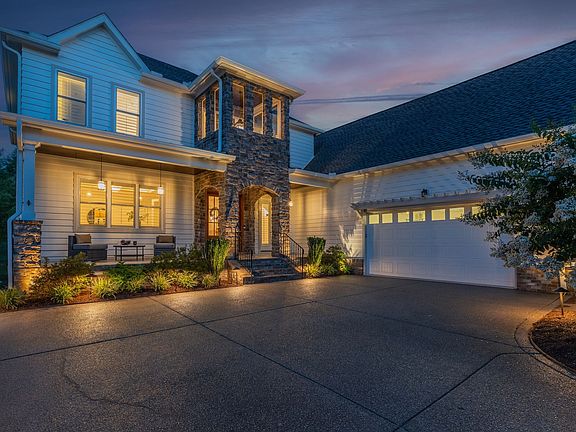 5th image of 701 Springlake Dr