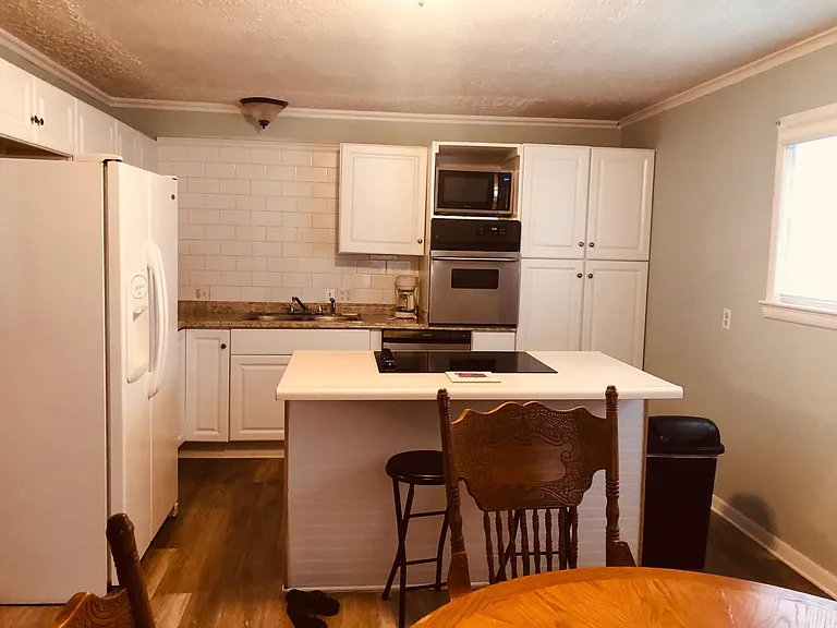 E Cherokee St — Photo 16