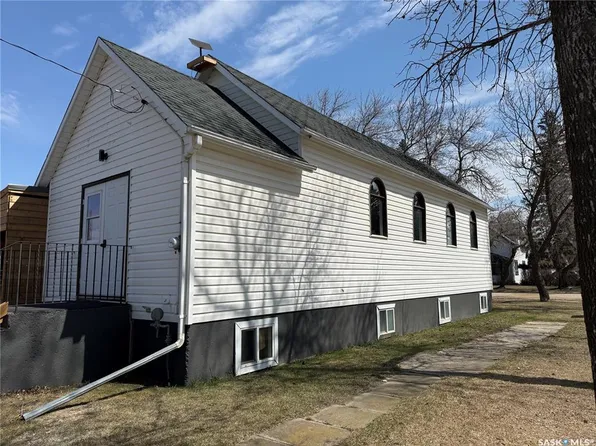 201 1st STREET NE, Watson, SK S0K 4V0