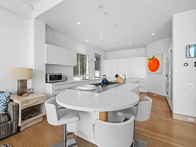 24380 Malibu Rd — Photo 13