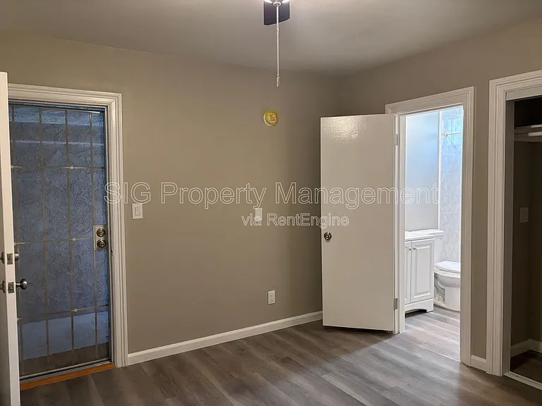 10822 Hartsook St #1 — Photo 19