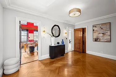 Entry / hallway thumbnail