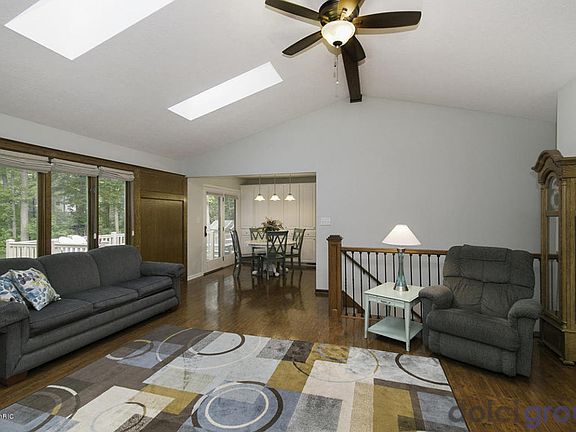 2nd image of 4211 Glen Hollow Dr