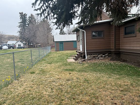 2nd image of 310 Bridge St