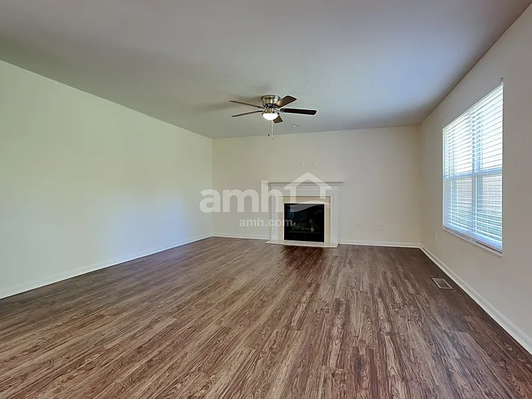 4498 Megan Danielle Dr — Photo 7