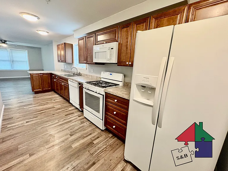 39 Cornelia Ct — Photo 6