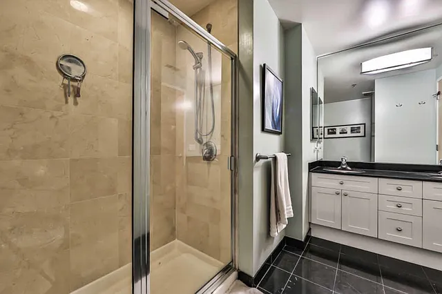 1201 W Adams St #909 — Photo 2