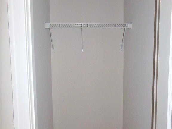 4th image of 4907 W Cuyler Ave #1