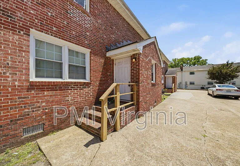 417 E Little Creek Rd #4 — Photo 2