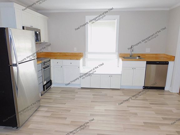 5th image of 936 Albert St