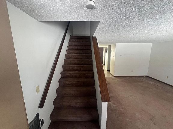 2nd image of 33 Glen Eagle Dr #33