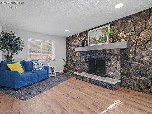 3rd image of 536 Barrett Ave