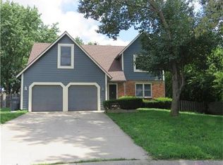 12177 S Fox Ridge Dr, Olathe, KS 66062
