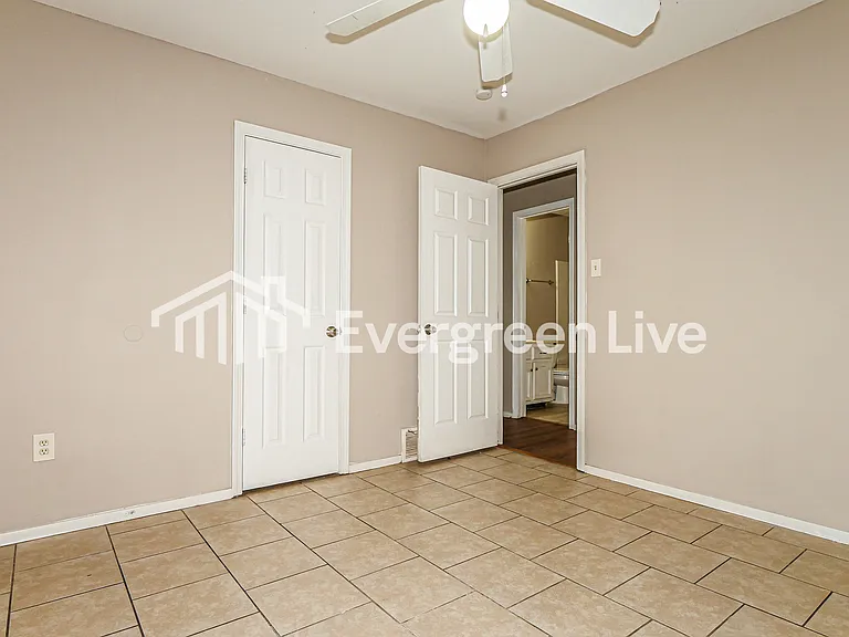 10170 Oak Leaf Dr — Photo 11