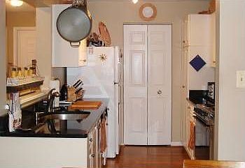 5th image of 10001 Vanderbilt Cir APT 12