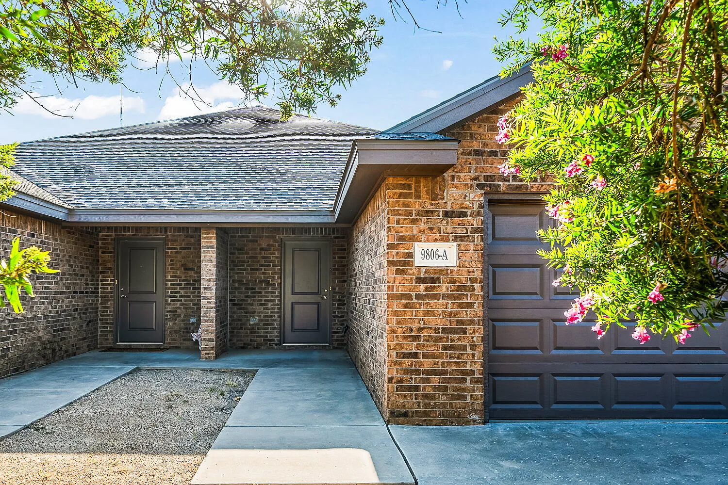 3 bed, 2.0 bath, 1479 sqft, $1,595 — Photo 3