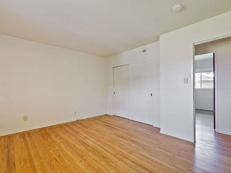 160 Kit Carson Ct — Photo 48