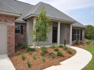 457 Autumn Creek Dr, Madisonville, LA 70447
