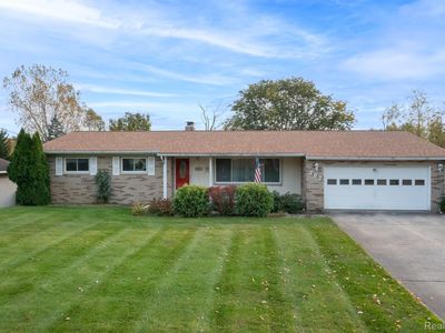 297 Davis Lake Dr, Oxford, MI, 48371
