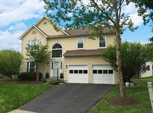 20799 Amberview Ct, Ashburn, VA 20147
