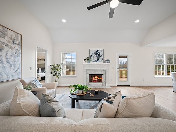 4th image of 2304 Riverway Dr