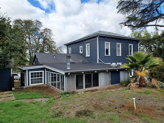 2nd image of 655 E Alvarado St