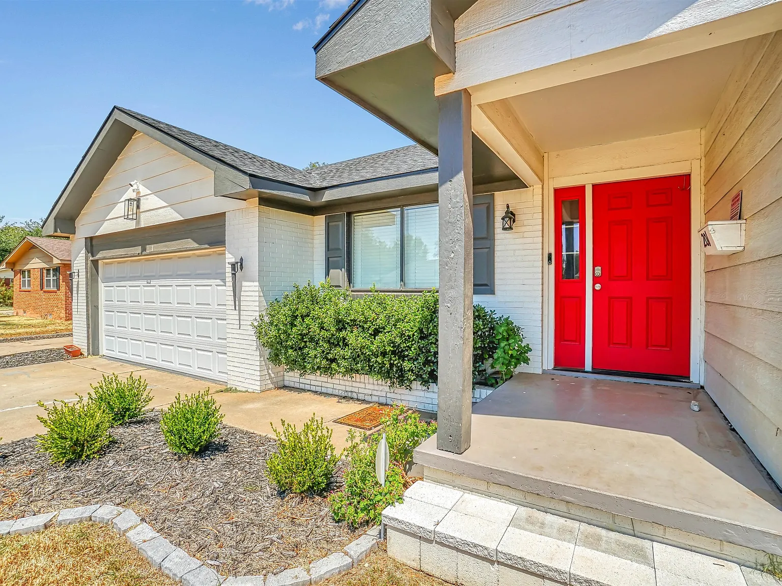 201 Cardinal Cir S — Photo 4