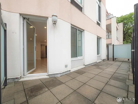 Rented by Kian Realty | media 17