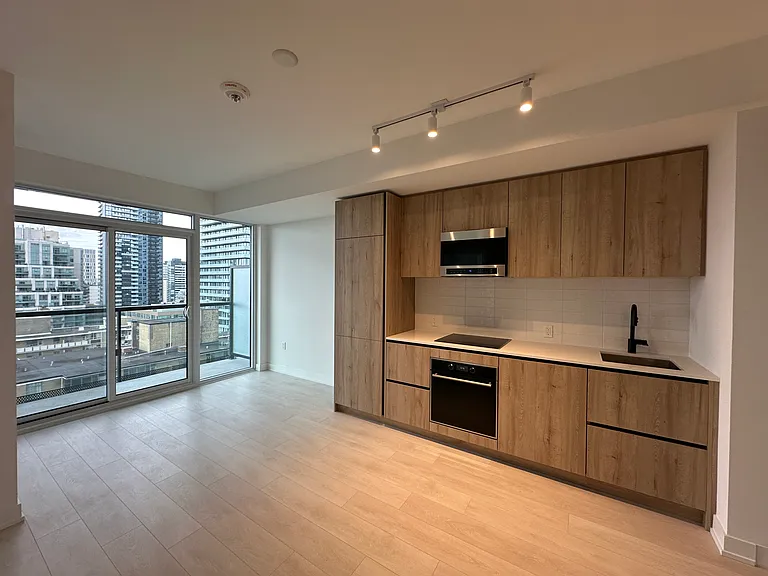 117 Broadway Ave — Photo 1